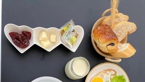 Ảnh chưa phân loại, 3 trong số 11 ảnh, nút