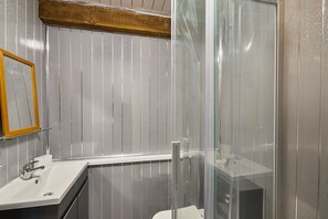 Dusche, Handtücher, Shampoo