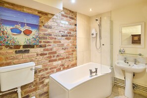 Dusche, Handtücher, Shampoo