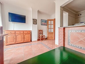 Apartment, 2 Bedrooms, Smoking, Patio | Living room