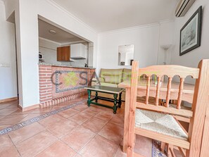 Apartment, 2 Bedrooms, Smoking, Patio | Living room