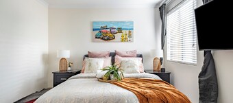 Room-elegant Hampton-style Retreat , Tra