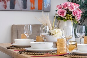 Gemeinsamer Schlafsaal, 1 Schlafzimmer, Balkon, Gartenblick | Speisen