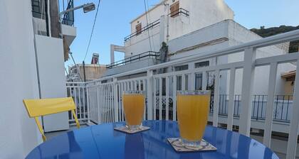 Casa Marouli. Two bedroom apt - 5 minutes to the beach