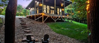 Luxury Hocking Escape for 2! Hot Tub, New Listing!