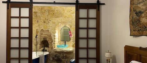 2 chambres, fer et planche Ă repasser, Wi-Fi, literie fournie