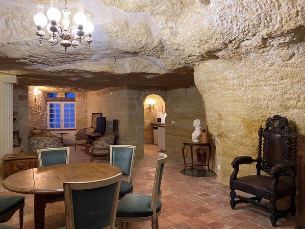 Interior - Raphaël at our 'Clos Lussault' near Amboise in the Loire Valley (Lussault-sur-Loire)