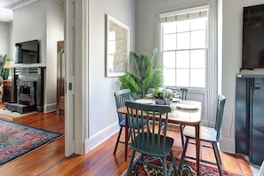 Dining - The Murphy House Parlor Suite  | Chippewa View (Savannah)