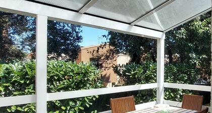 Bright, quiet, one-floor Villa of 95 m2 with Terrace, Nîmes – 4 pers.