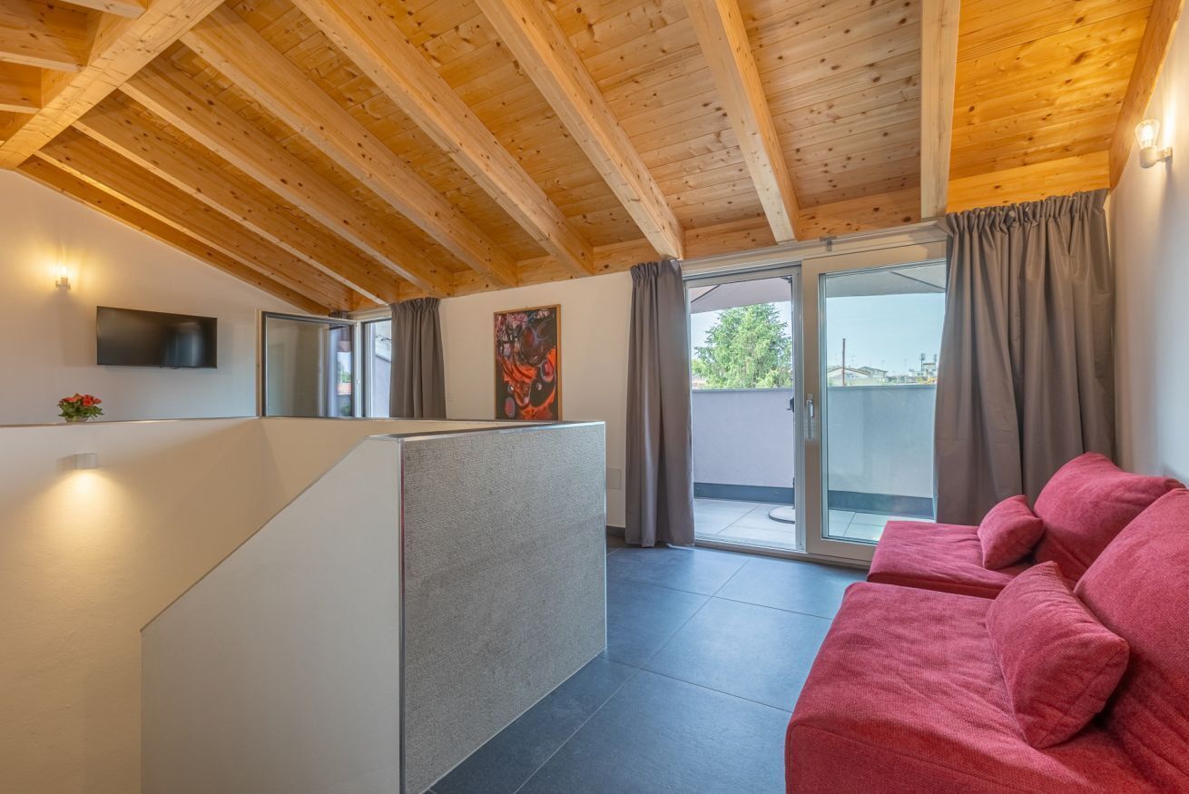 Guesthost - New And Spacious Apartment Of About 145 Sqm, Capable Of Accommodating Up To 11 People, Located On The Second Floor Of A Modern Building Without A Lift.the Property Is Located In A Residential Area Of ​​Ferrara, A Few Minutes Walk From The - Ferrara
