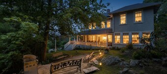 Tidebend: River views and gracious comfort