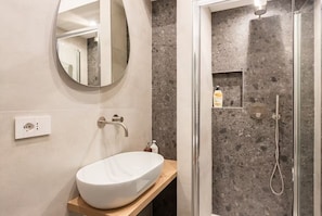 Bathroom - Roma private rooms Vatican City (Rome)
