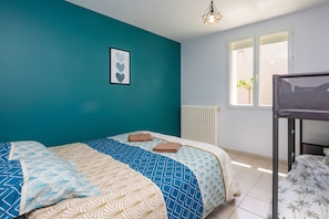 4 habitaciones, tabla de planchar con plancha y wifi gratis 