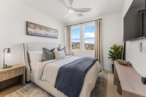 Leilighet, 3 soverom | 3 soverom, skrivebord for bærbar PC, strykejern/-brett og barnesenger