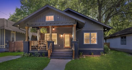 Stylish Bungalow Near Beltline & Breweries 4 Bedroom Bungalow