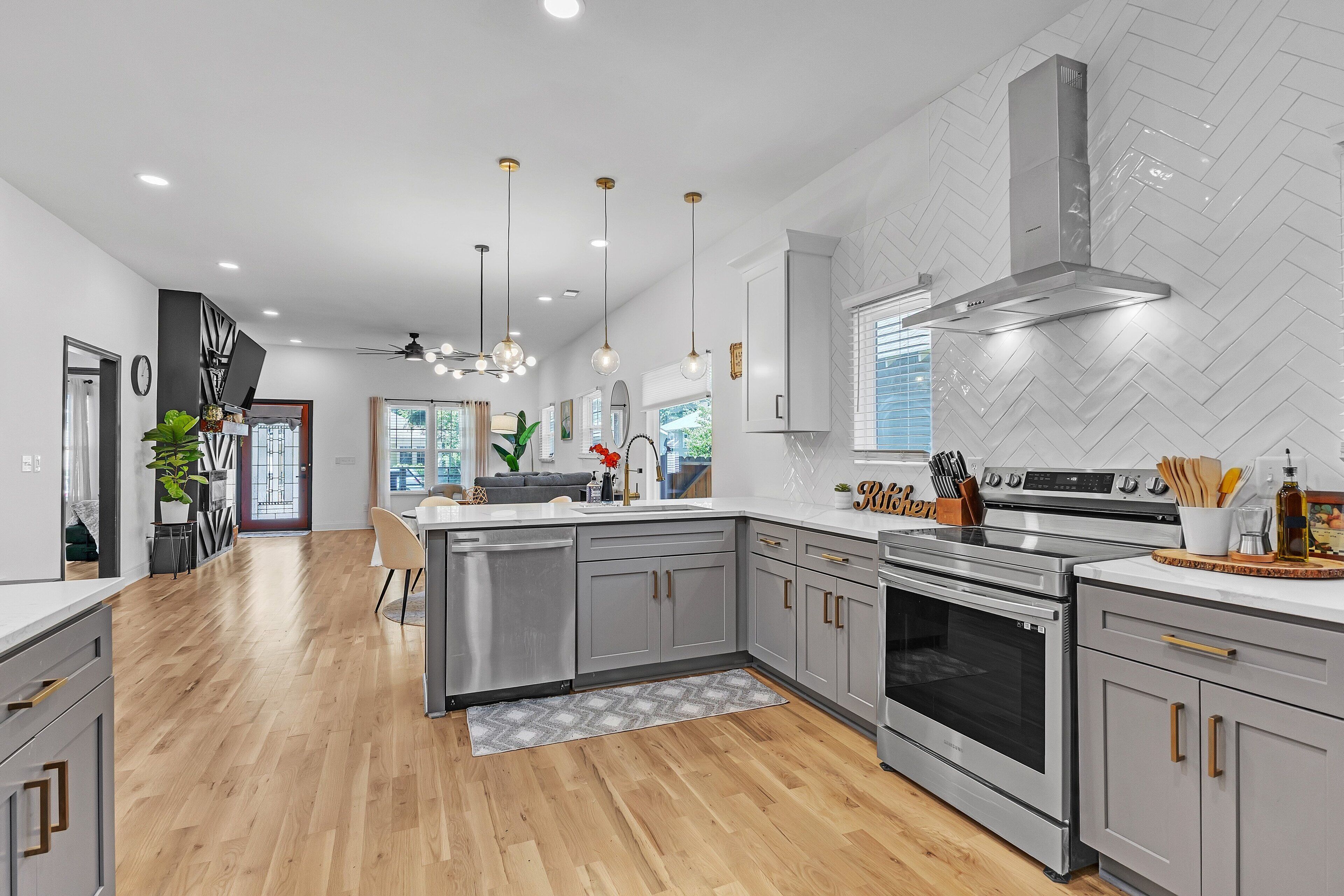 Bungalow, 4 Bedrooms | Dapur peribadi | Peti sejuk, ketuhar, pembancuh kopi/teh, pembakar roti 