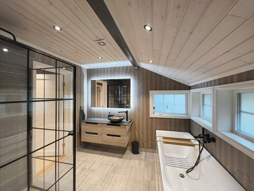 Cabin 23, bed linen included. Close to Kvitfjell and Hunderfossen!