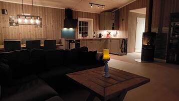 Smart TV, fireplace