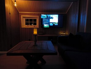 Smart-TV og peis