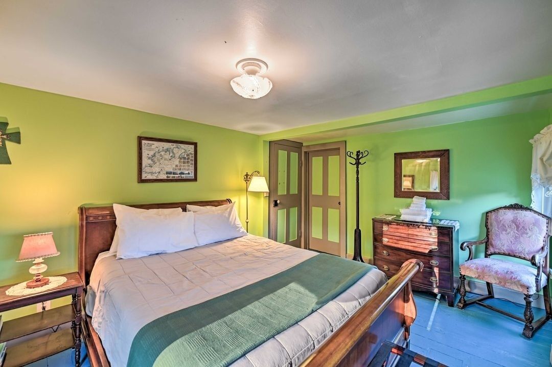 House, 5 Bedrooms | 5 bedrooms, laptop workspace, free WiFi