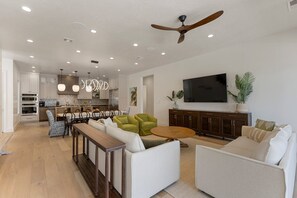 Living area - Lula Cove 7 Bedroom Home (St. George)
