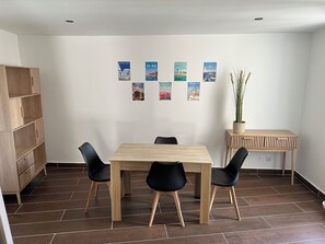 Dining - Cosy duplex in the heart of town (Lunel)