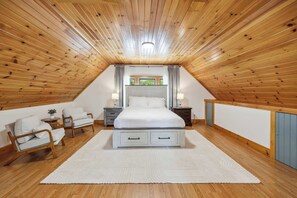 3 bedrooms, desk, WiFi