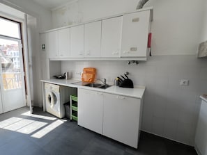 Kühlschrank, Mikrowelle, Ofen, Toaster