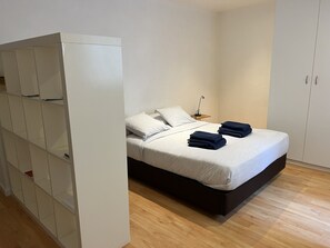 1 makuuhuone, silitysrauta/-lauta, ilmainen Wi-Fi, vuodevaatteet