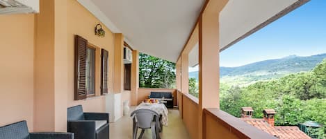 Family Apartment, Multiple Bedrooms (One Bedroom Apt With Pool And Garden) | Terrace/patio