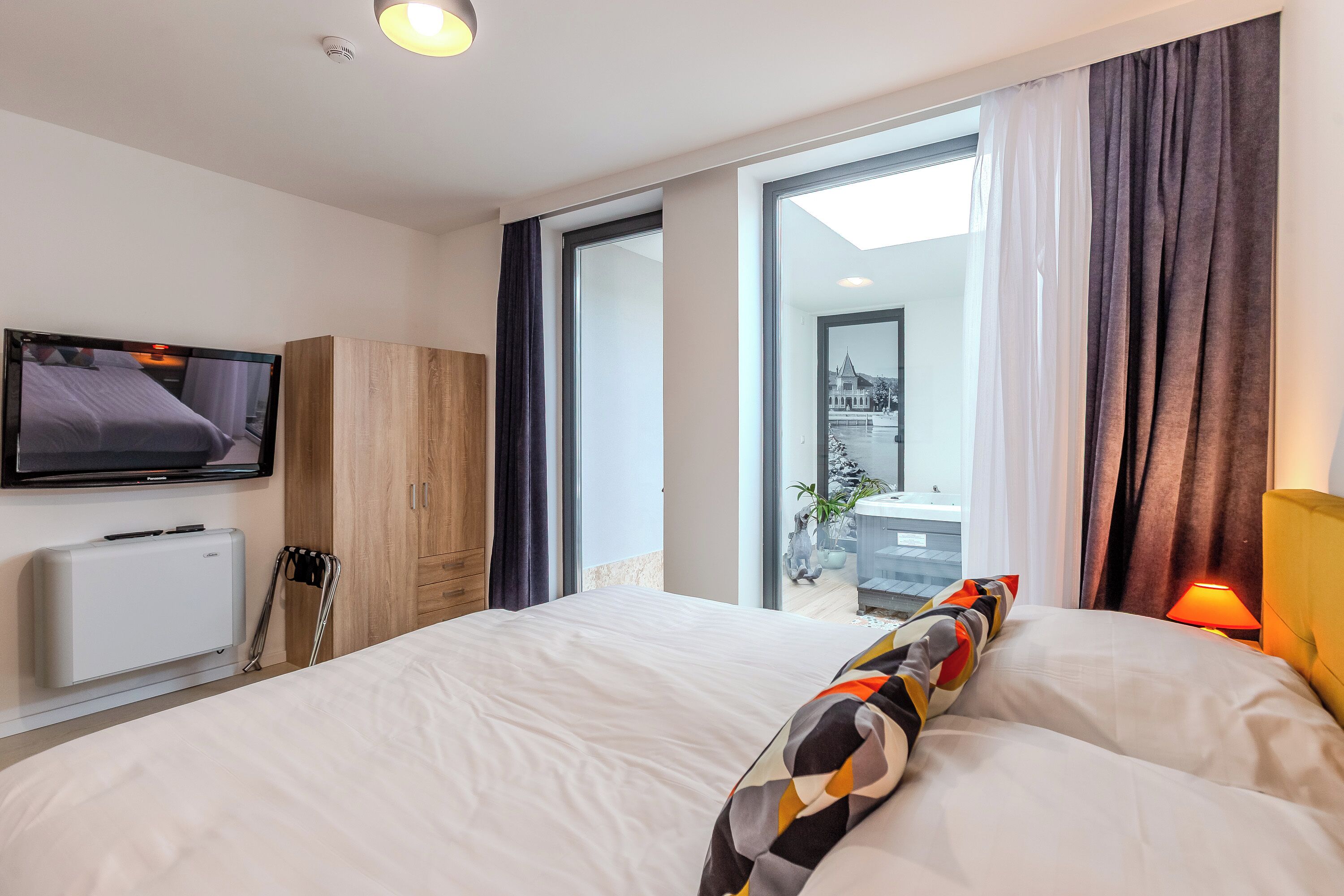 Luxury Apartment, 1 Bedroom (Fulop Panzio-Orange Lemonade) | Free WiFi, bed sheets