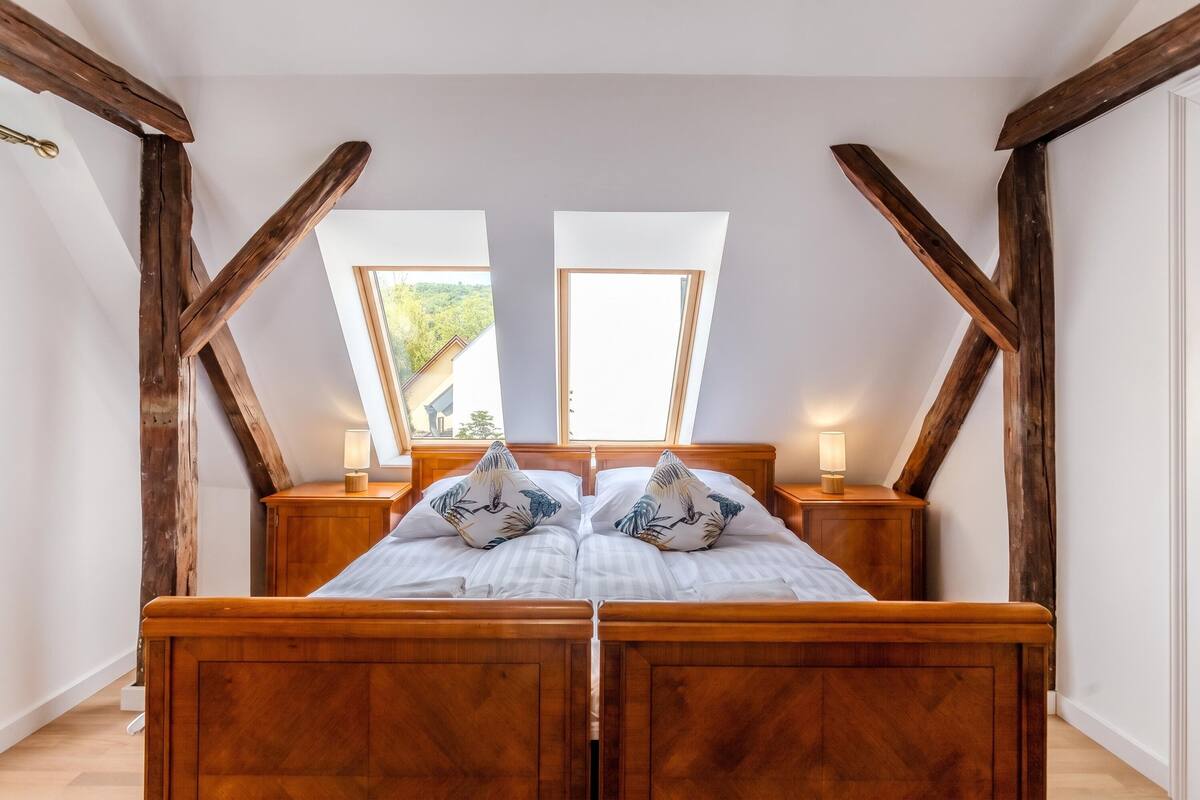 Luxury Room, 1 Bedroom, Sauna (Fulop Panzio-Goldenrod Room)