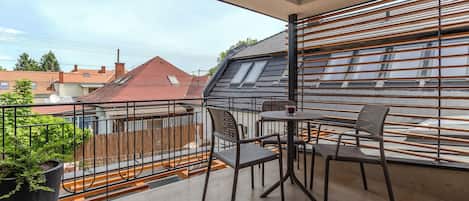 Luxury-Apartment, Mehrere Schlafzimmer (Fulop Panzio-Red Lollipop Apartment) | Balkon