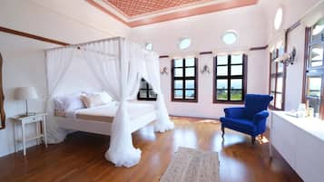 Deluxe Suite, Sea View | Free WiFi