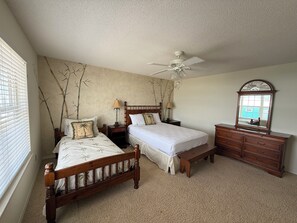 6 bedrooms, iron/ironing board, WiFi, bed sheets