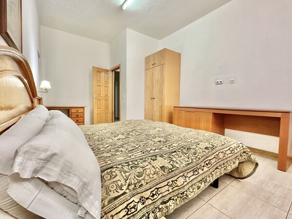 2 bedrooms
