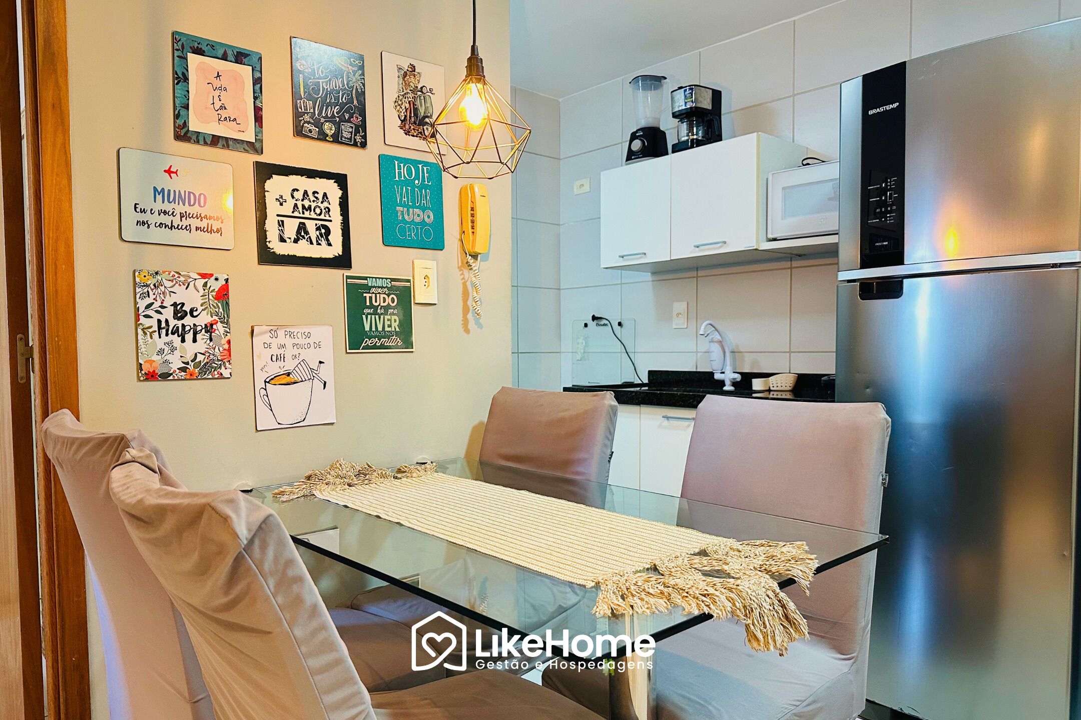 Basic Apartment | Dining room