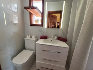 Hårtørrer, håndklæder