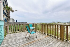 Property grounds - Sea Watch VII 204 - 2 Bedroom 2 Bath Oceanfront Condo (Garden City Beach)
