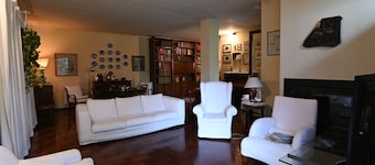 VillaFrancesca BeB in Grumello del Monte: Elegant with Park and Seasonal Pool