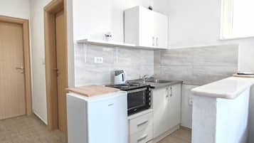 Forno, piano cottura, pentole/stoviglie/utensili