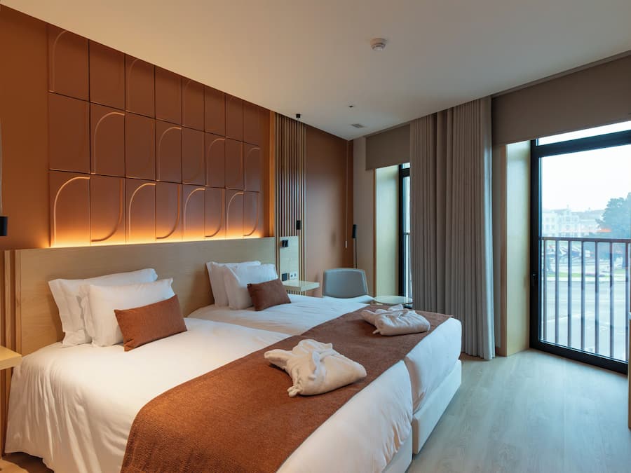 Desk, laptop workspace, free WiFi