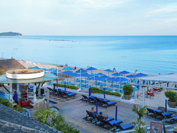 Beach bar - The Beachfront Hostel (Koh Samui)