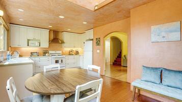 Rumah (4 Bedrooms) | Interior