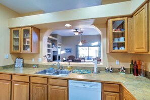 Apartment (2 Bedrooms) | Interior - Lovely Condo w/ Balcony < 3 Miles to Parks + Golf! (Fountain Hills)