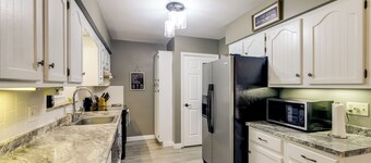 10 Mi to Dtwn Cincinnati: Home w/ Patio & Yard!