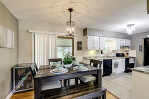 House (2 Bedrooms) | Interior