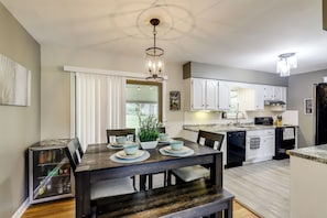 House (2 Bedrooms) | Interior