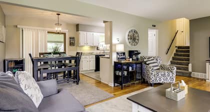 10 Mi to Dtwn Cincinnati: Home w/ Patio & Yard!