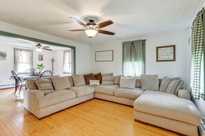 Apartment (2 Bedrooms) | Interior - Walk to Saylors Lake: Townhome w/ Shared Perks! (Saylorsburg)